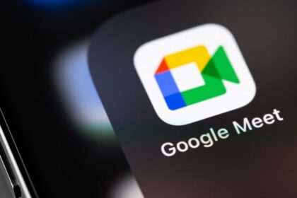 Google Meet app on phone showing Take Notes for Me feature